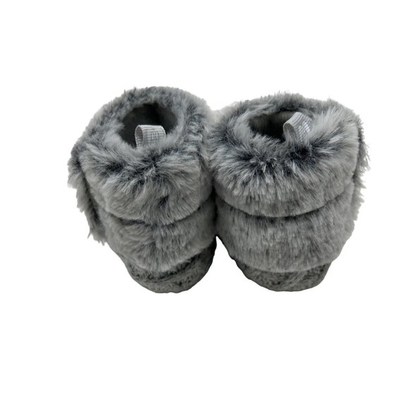 Baby Grey Knit & Faux Fur Boots, & Brown‎ Suede Moccasins - Sizes 0-3 M & 3-6 M - Picture 6 of 14